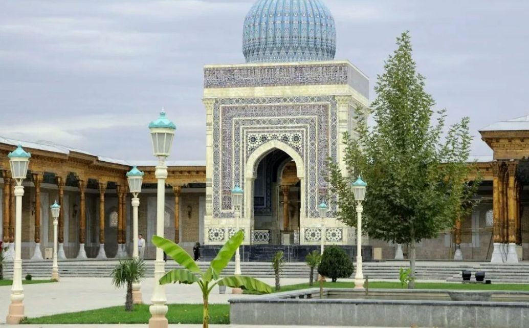Святыни Узбекистана: как паломнический туризм превращает древние города в крупные религиозные центры
